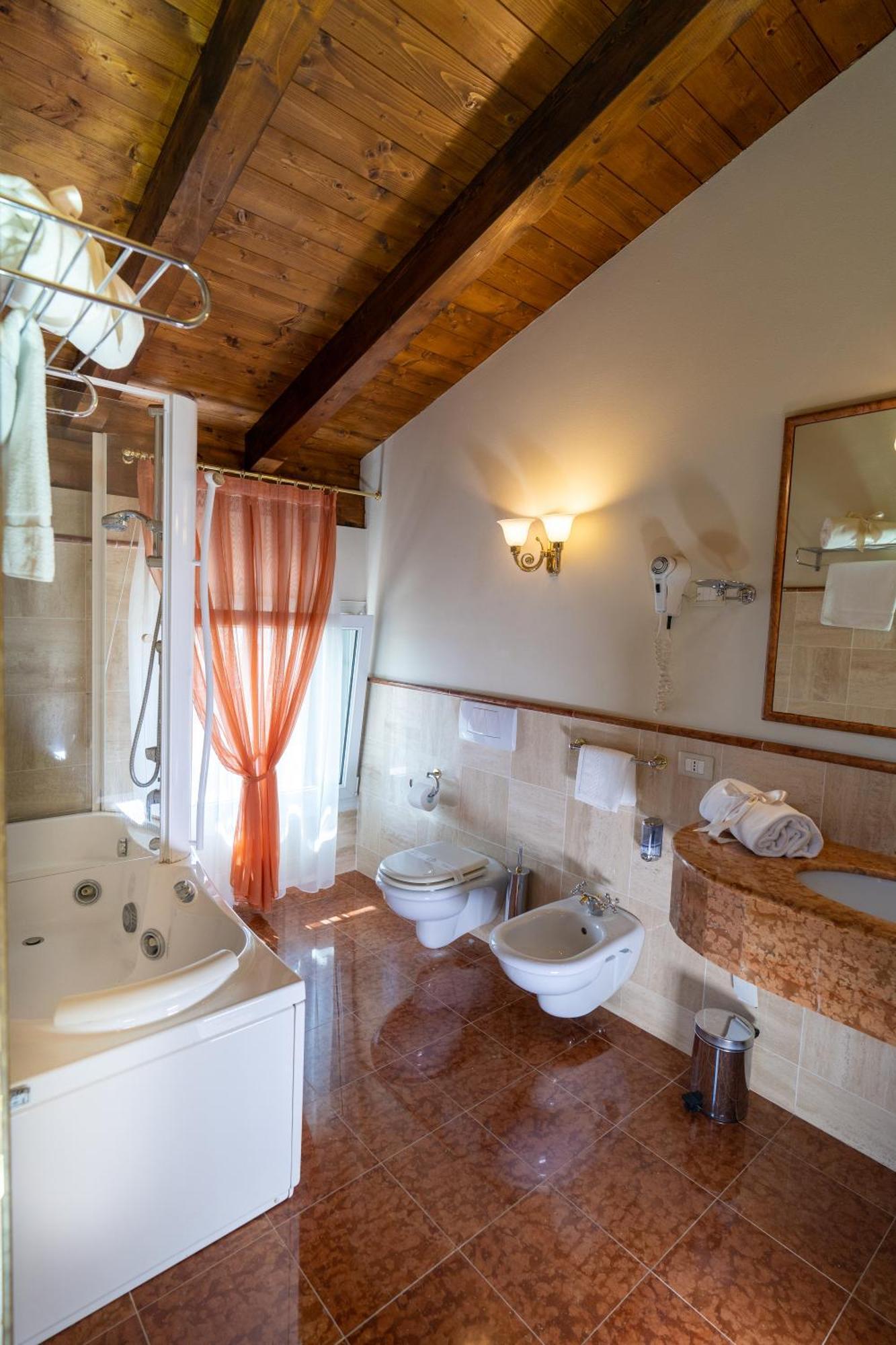 Le Muse Hotel San Bonifacio Kültér fotó